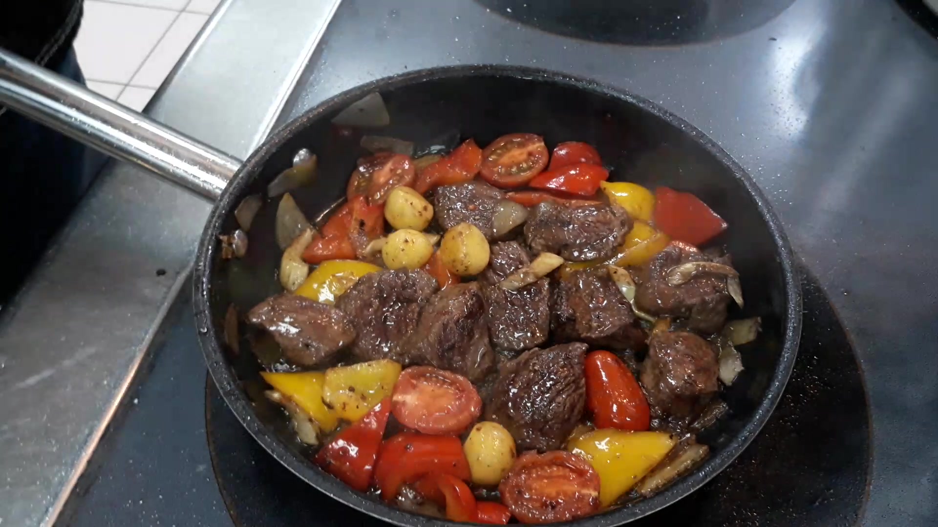Рагу из оленины с овощами