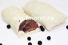 Оленина по-Веллингтонски с курицей и смородиной